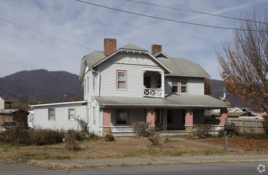 1534 S Main St, Waynesville, NC à vendre - Photo principale - Image 1 de 1