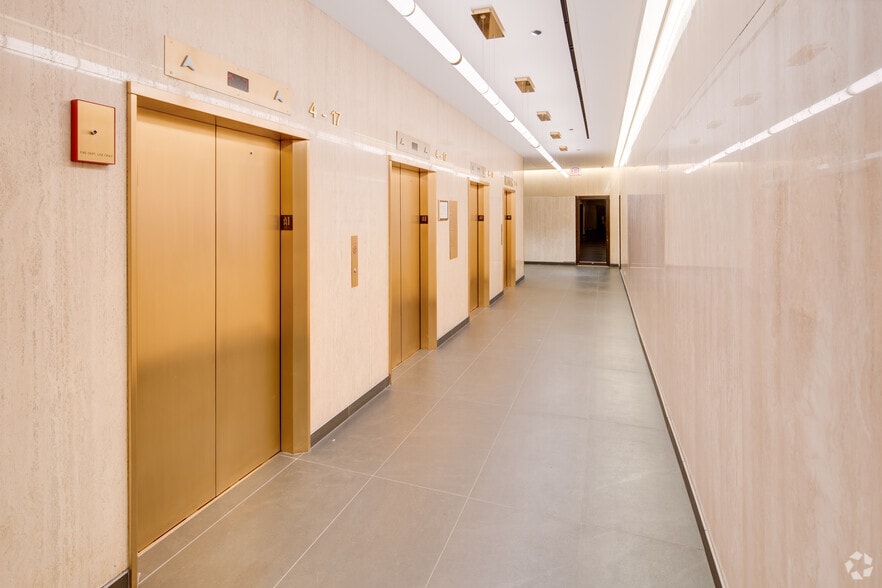 205 W Randolph St, Chicago, IL for lease - Lobby - Image 2 of 11