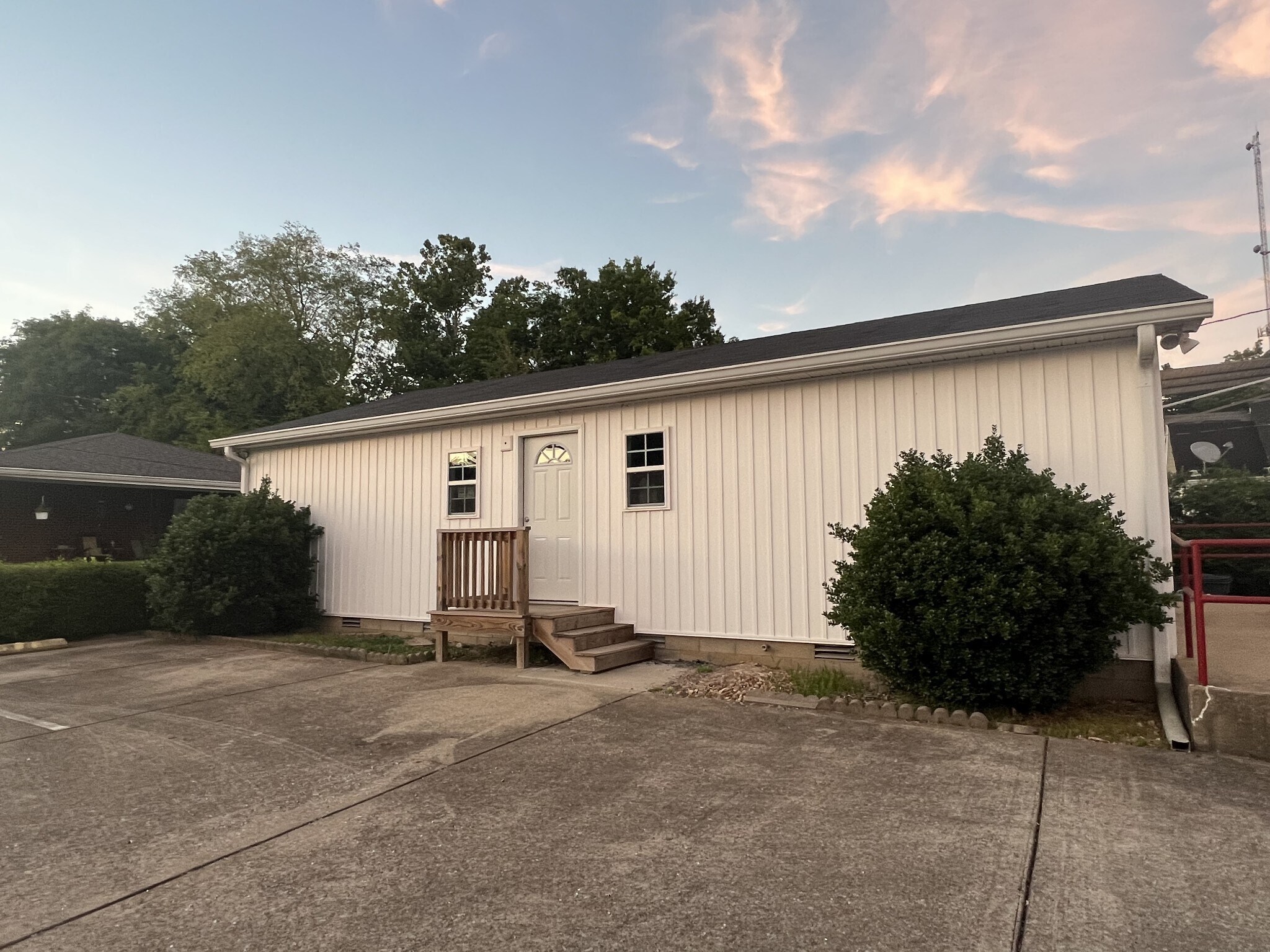 113 N Vine St, Ashland City, TN à louer Photo principale- Image 1 de 3