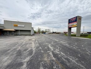 2525 W Market St, Tiffin, OH for lease Building Photo- Image 1 of 28