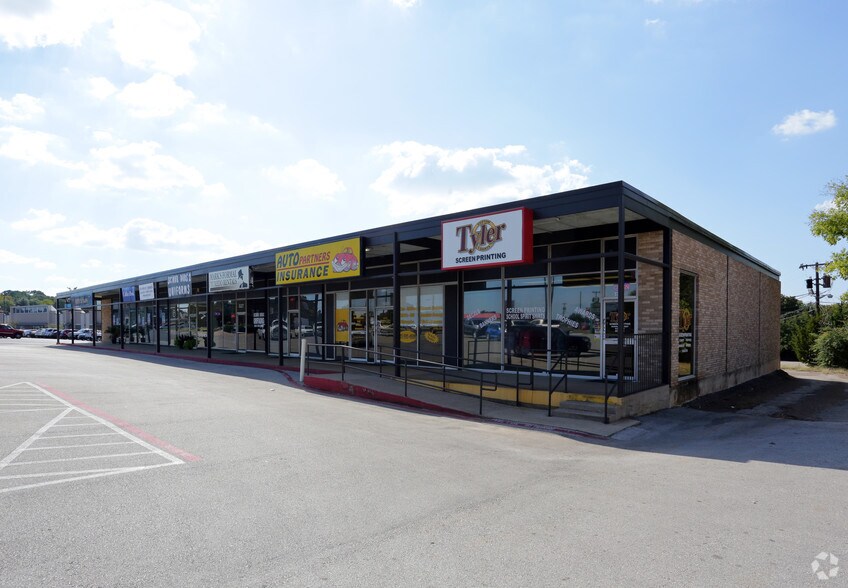 1321-1333 S Beckham Ave, Tyler, TX à louer - Photo du bâtiment - Image 2 de 2