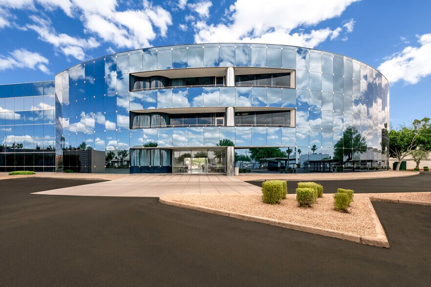 3410 E University Dr, Phoenix, AZ à louer - Photo du bâtiment - Image 2 de 3