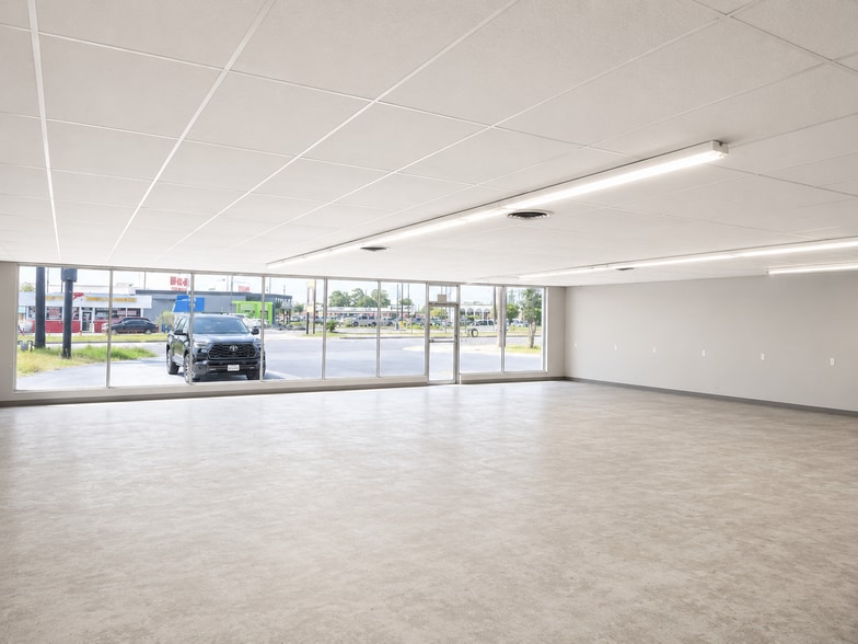 1404 W Main St, Tomball, TX for sale - Building Photo - Image 3 of 19
