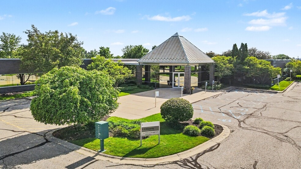4100 Embassy Dr SE, Grand Rapids, MI for lease - Building Photo - Image 2 of 4
