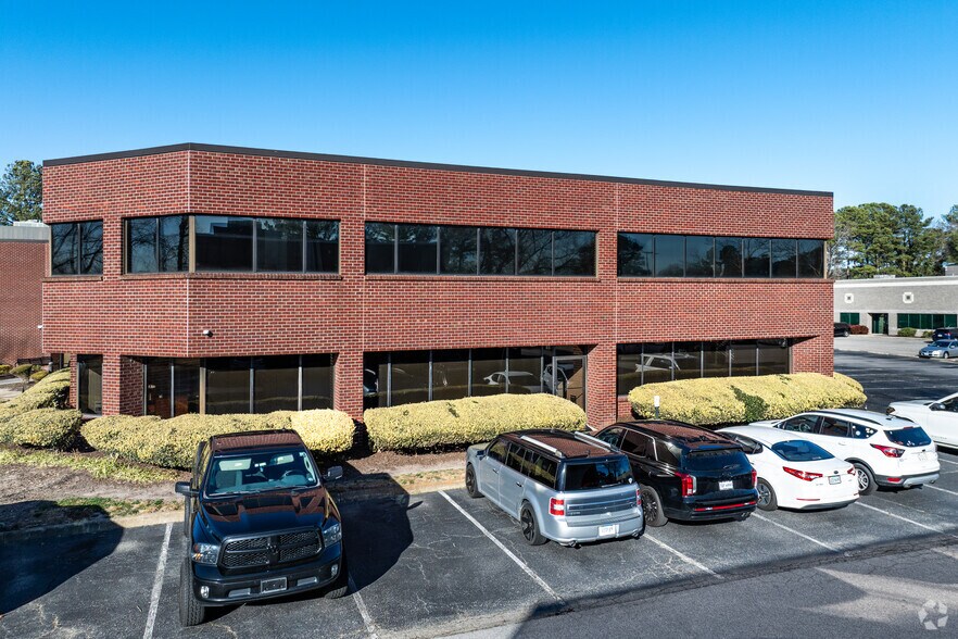760 Lynnhaven Pky, Virginia Beach, VA à louer - Photo du bâtiment - Image 3 de 4