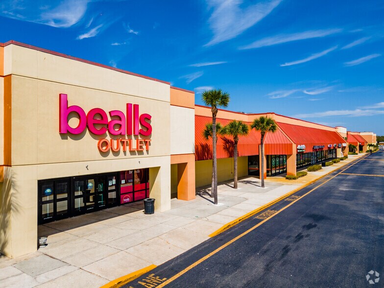 7101-7321 State Road 54, New Port Richey, FL à louer - Photo du bâtiment - Image 1 de 19