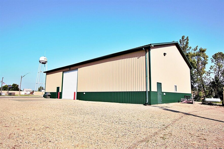 114 Main St N, Berthold, ND for sale - Primary Photo - Image 1 of 9