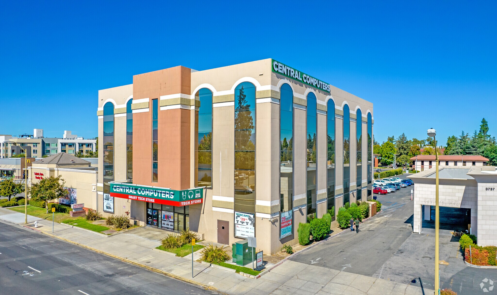 3777 Stevens Creek Blvd, Santa Clara, CA à louer Photo du bâtiment- Image 1 de 6