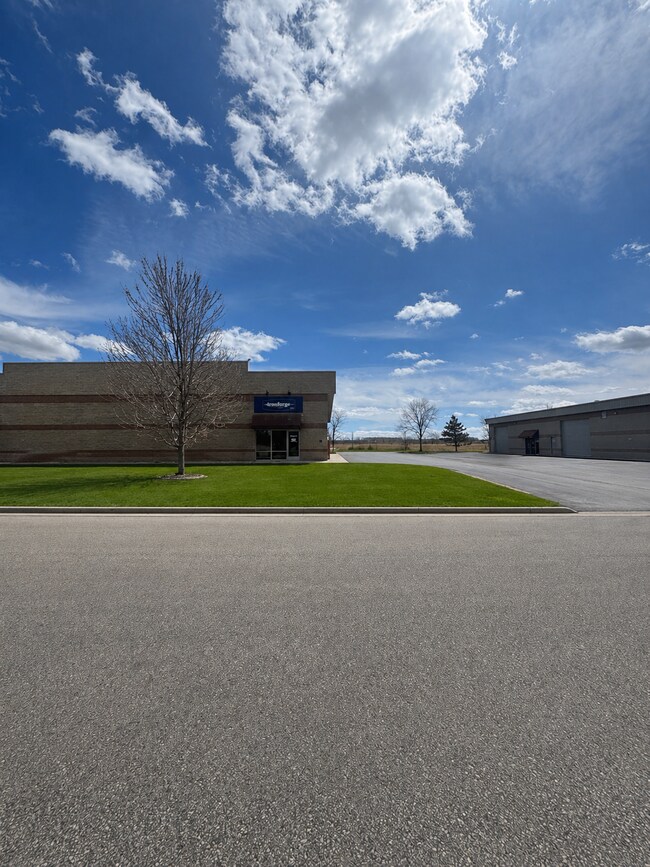 Plus de détails pour W5037 Amy Ave, Kaukauna, WI - Industriel à louer