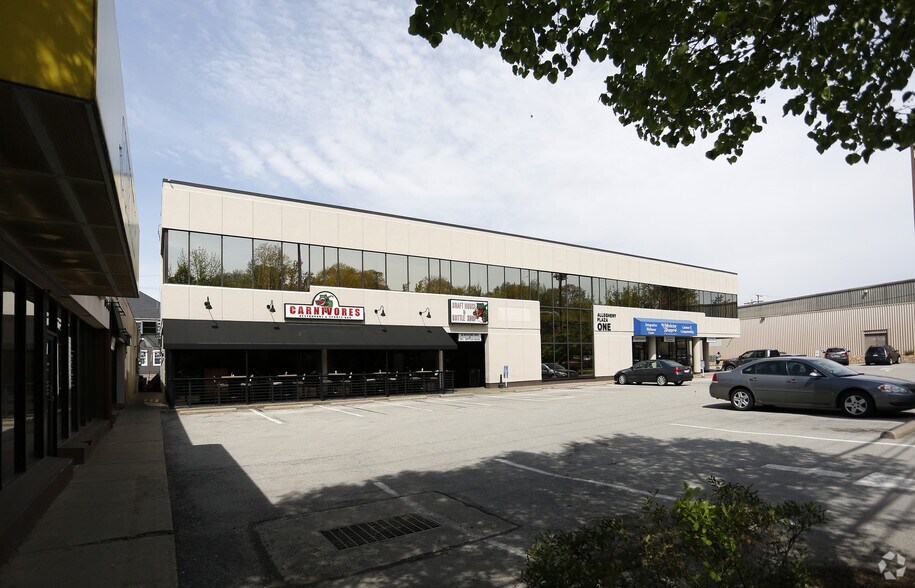 215 Allegheny Ave, Oakmont, PA à louer - Photo du bâtiment - Image 2 de 2