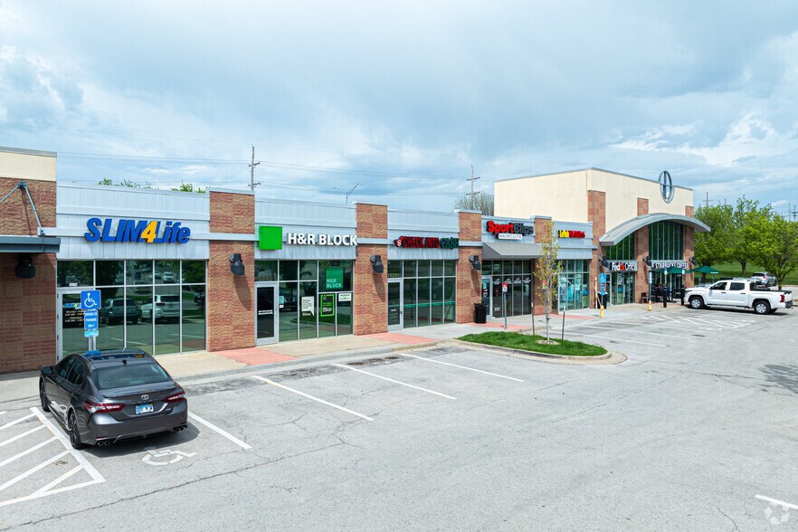 15225-15257 W 135th St, Olathe, KS à louer - Photo du bâtiment - Image 3 de 10