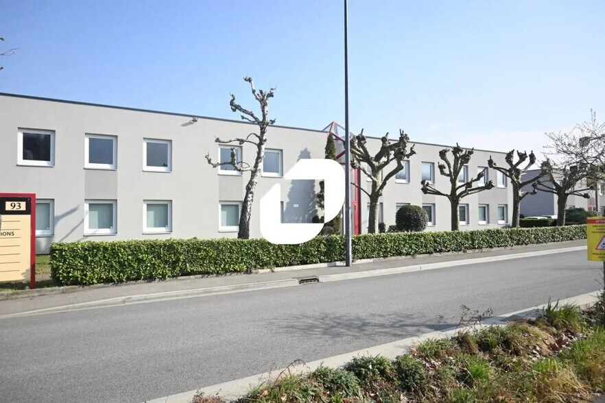 Bureau dans Grenoble à louer - Photo du bâtiment - Image 1 de 12