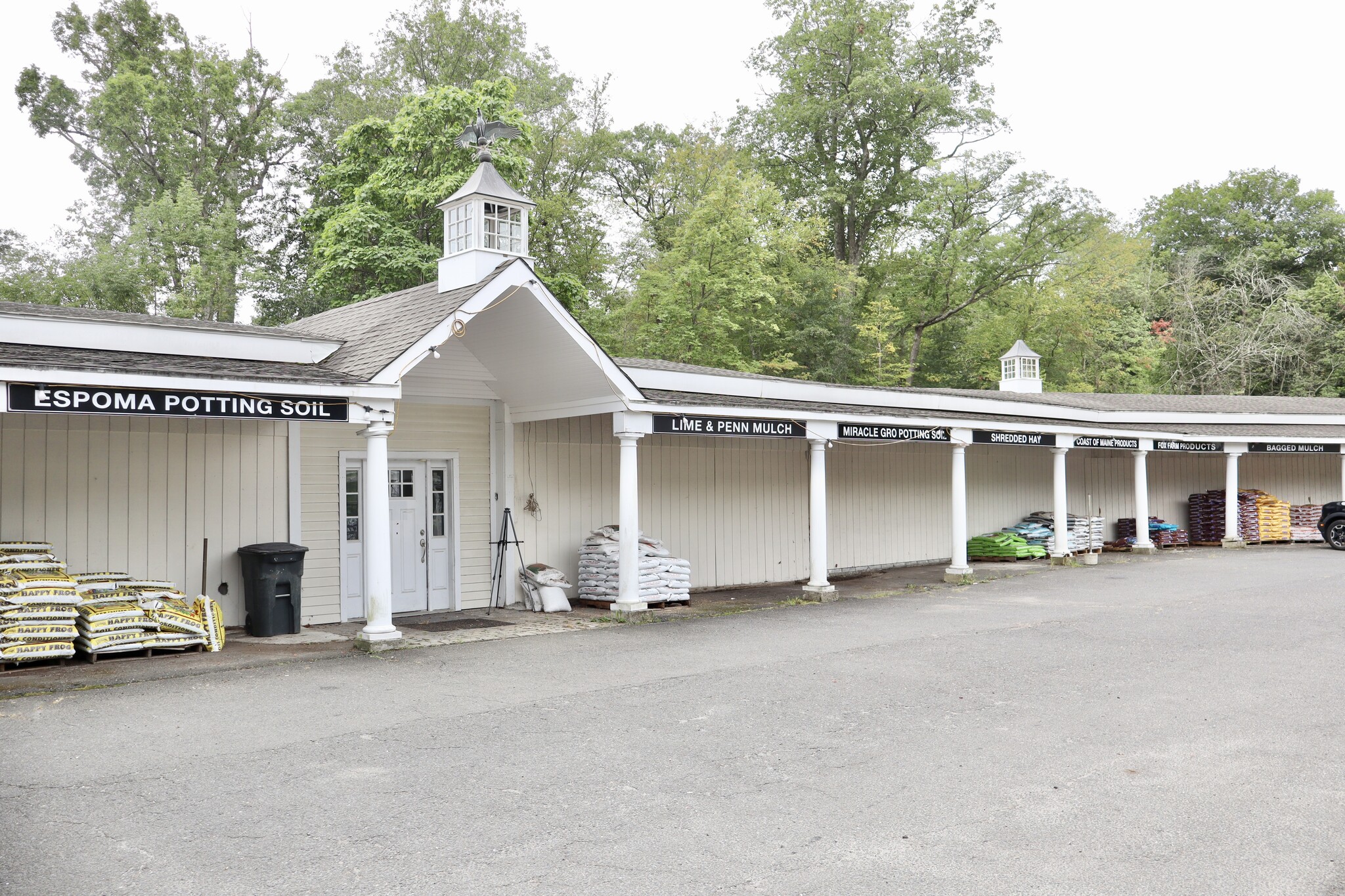 129 Interlaken Rd, Stamford, CT for lease Building Photo- Image 1 of 9