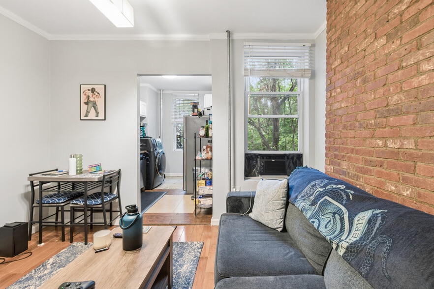 377 Chauncey St, Brooklyn, NY à vendre - Photo du bâtiment - Image 2 de 4