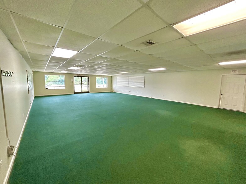 1370 S Dixie St, Horse Cave, KY à vendre - Hall d’entrée - Image 2 de 6