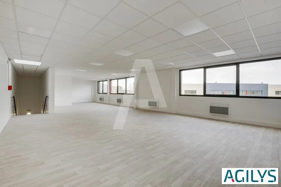 Flex in  for lease Interior Photo- Image 1 of 8