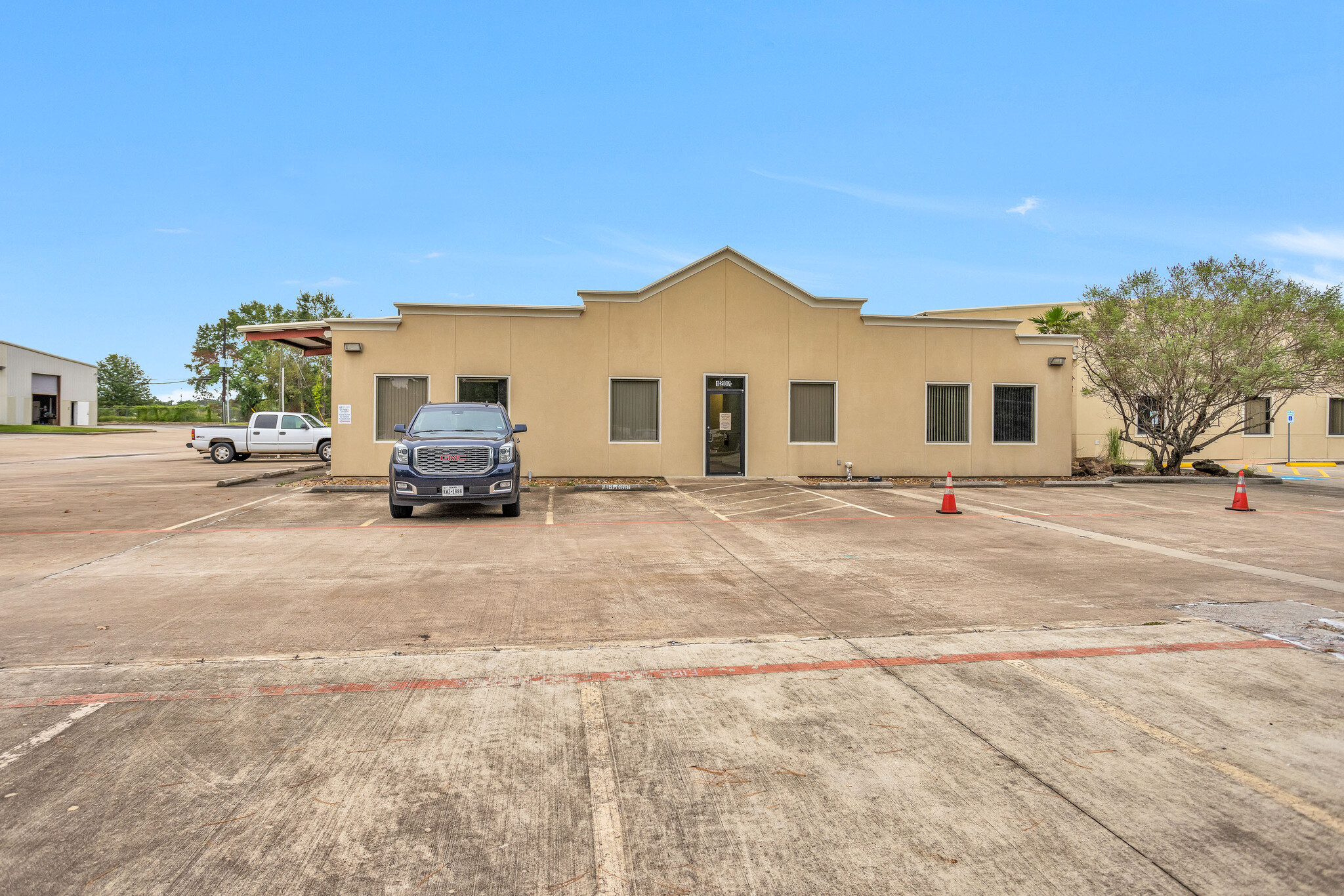 1207 N Fm 3083 Rd, Conroe, TX for lease Building Photo- Image 1 of 43