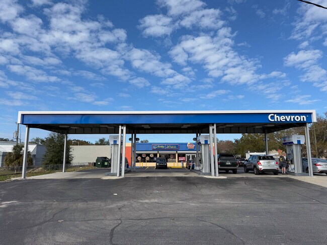 More details for 2141 Crystal Grove Dr, Lakeland, FL - Retail for Sale