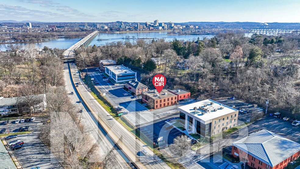 1015 Mumma Rd, Lemoyne, PA for lease - Building Photo - Image 2 of 4