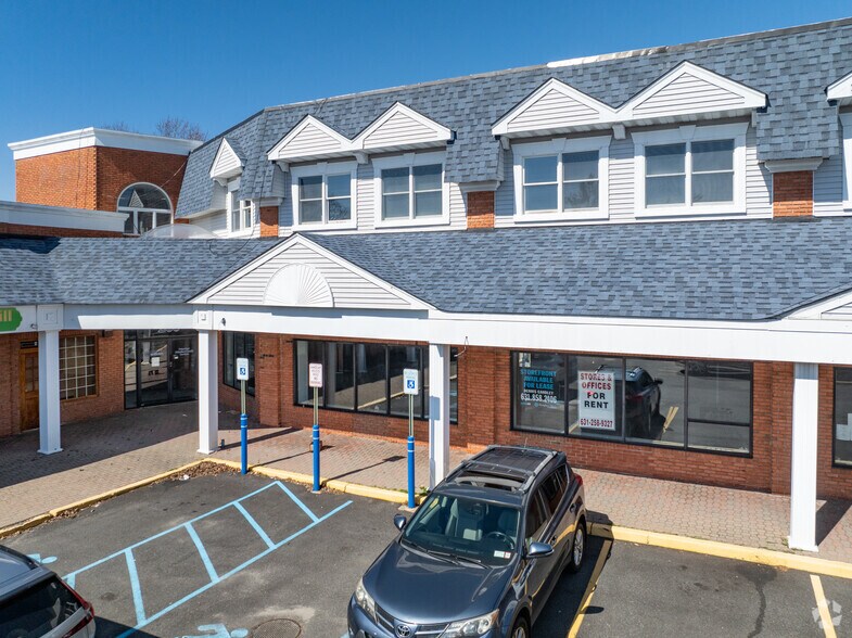 208 Route 112, Port Jefferson Station, NY à louer - Photo du bâtiment - Image 3 de 9