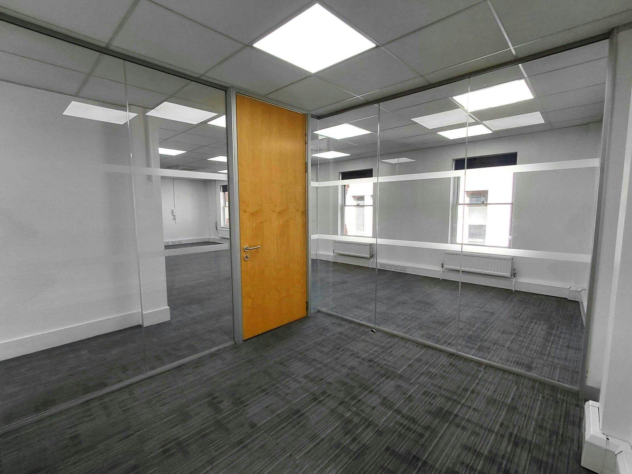 14-16 Cross St, Reading for lease Interior Photo- Image 1 of 6