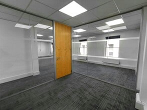 14-16 Cross St, Reading for lease Interior Photo- Image 1 of 6