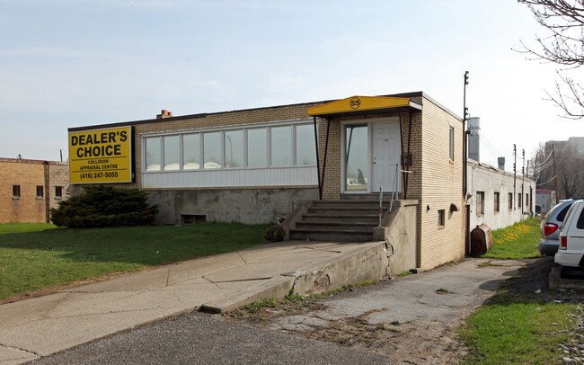 Plus de détails pour 55 Torbarrie Rd, Toronto, ON - Local d'activités à louer