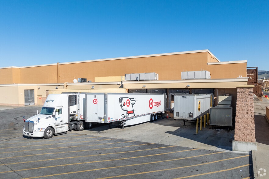 39005-39400 Argonaut Way, Fremont, CA for lease - Building Photo - Image 2 of 26