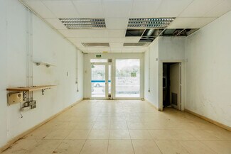 Plus de détails pour Multi-résidentiel à vendre