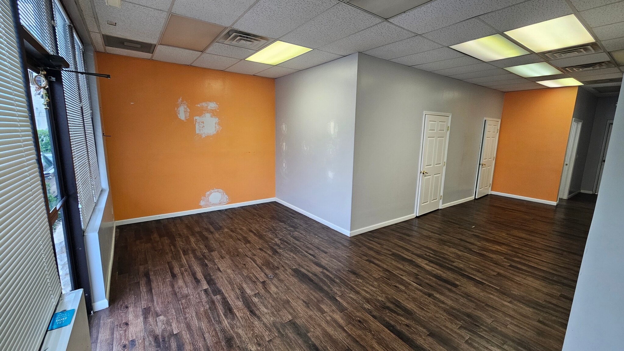 5511-5517 State Rd, Parma, OH for lease Interior Photo- Image 1 of 9