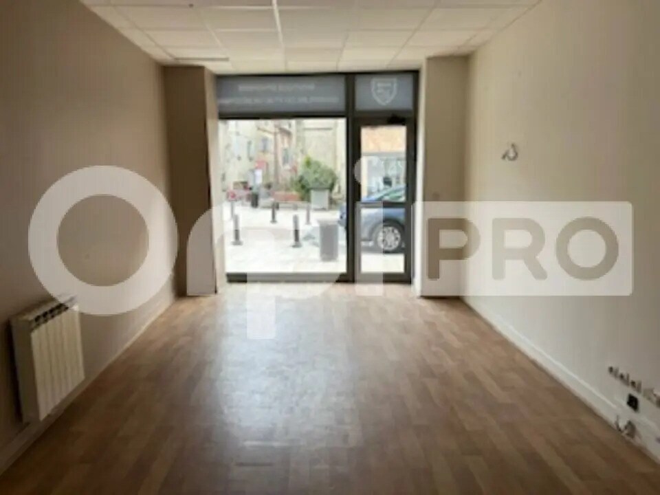 Retail in Villefranche-sur-Saône for lease Interior Photo- Image 1 of 5