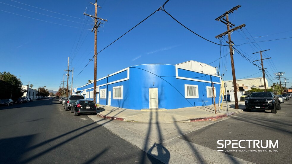 8150-8166 Orion Ave, Van Nuys, CA for lease - Building Photo - Image 2 of 5