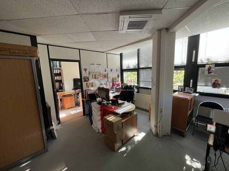 Bureau dans Champigny-sur-Marne à louer - Photo intérieure - Image 3 de 6