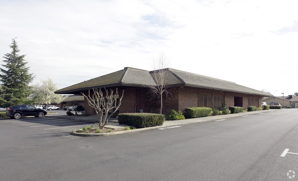 301 S Ham Ln, Lodi, CA for lease - Building Photo - Image 3 of 12