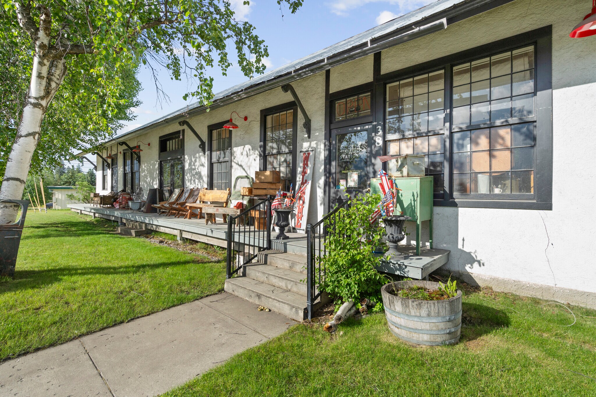 8 US Highway 2 E, Columbia Falls, MT à vendre Photo du bâtiment- Image 1 de 5