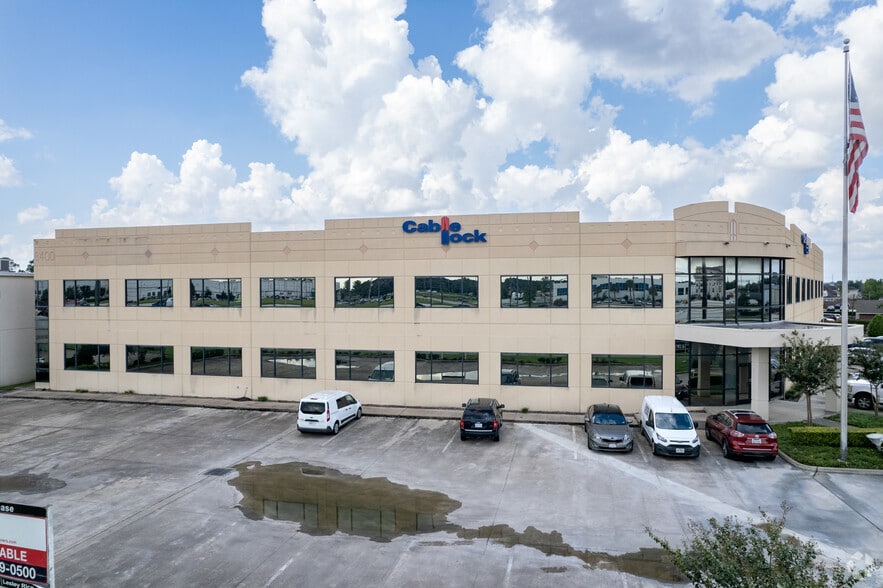 8400 N Sam Houston Pky W, Houston, TX à louer - Photo principale - Image 1 de 12