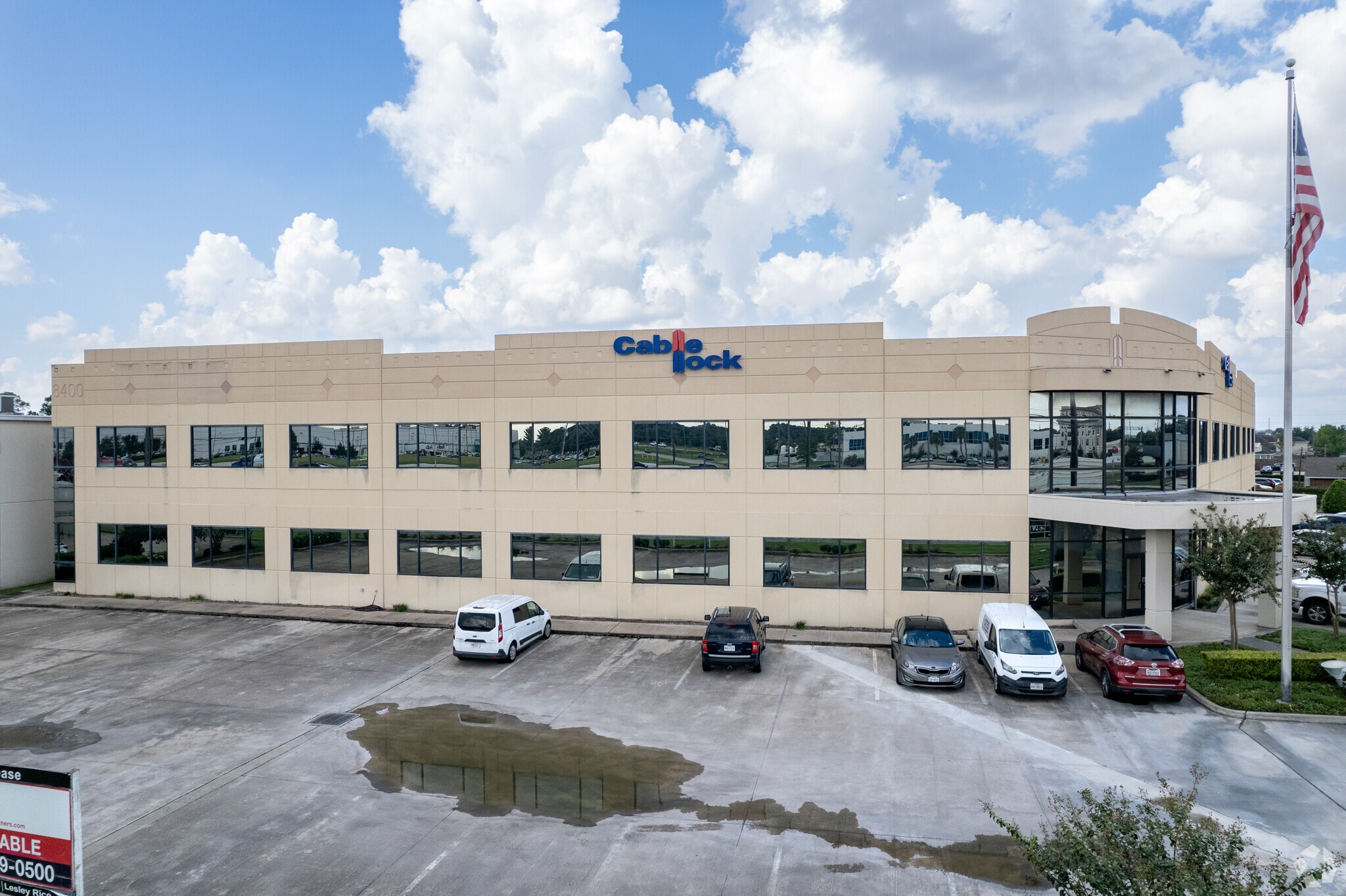 8400 N Sam Houston Pky W, Houston, TX à louer Photo principale- Image 1 de 13