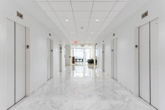 777 Third Ave, New York, NY à louer Photo intérieure- Image 1 de 7