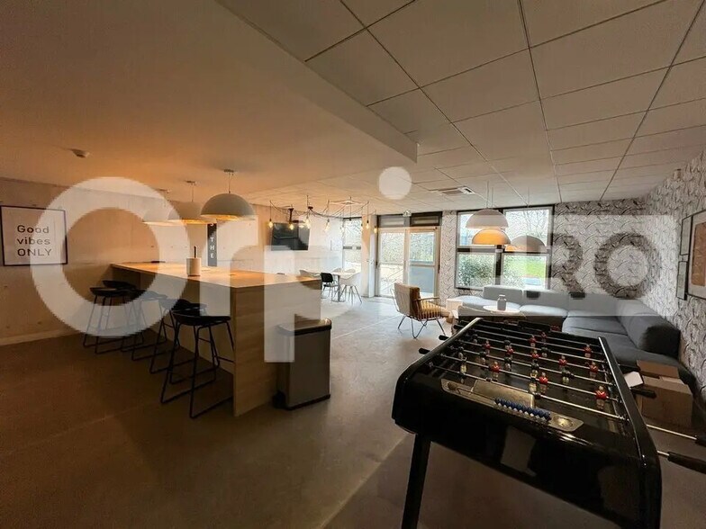 Office in Torcy for lease - Interior Photo - Image 1 of 11