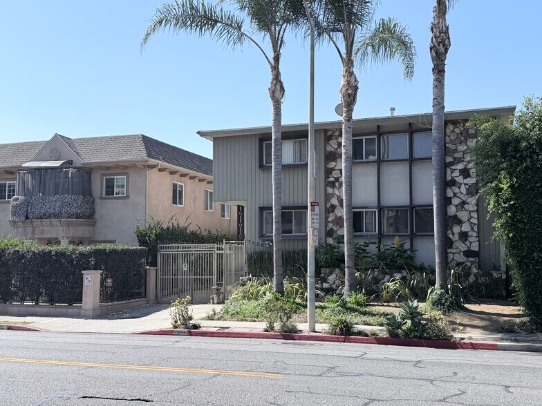 7526 Fountain Ave, West Hollywood, CA for sale - Building Photo - Image 2 of 8