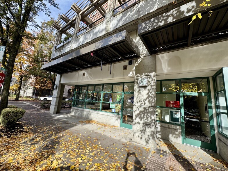 400-420 W 8th St, Vancouver, WA à louer - Photo du bâtiment - Image 3 de 8