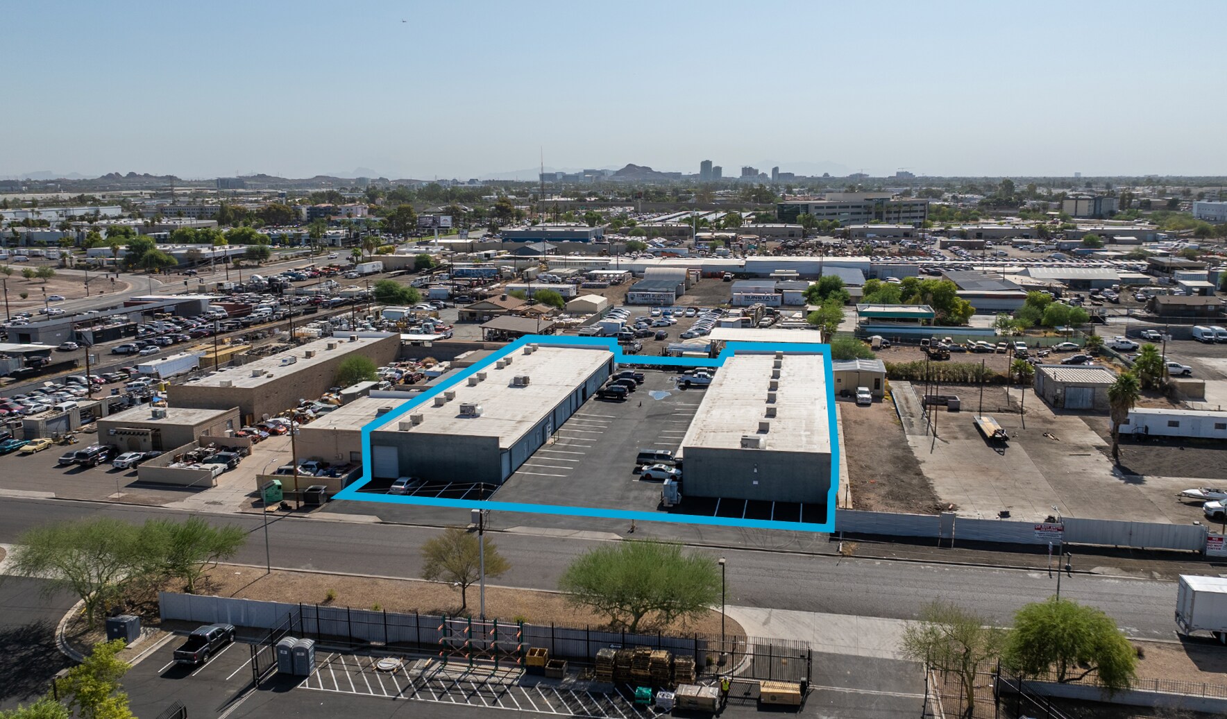 2853-2855 S 44th St, Phoenix, AZ à louer Aérien- Image 1 de 6
