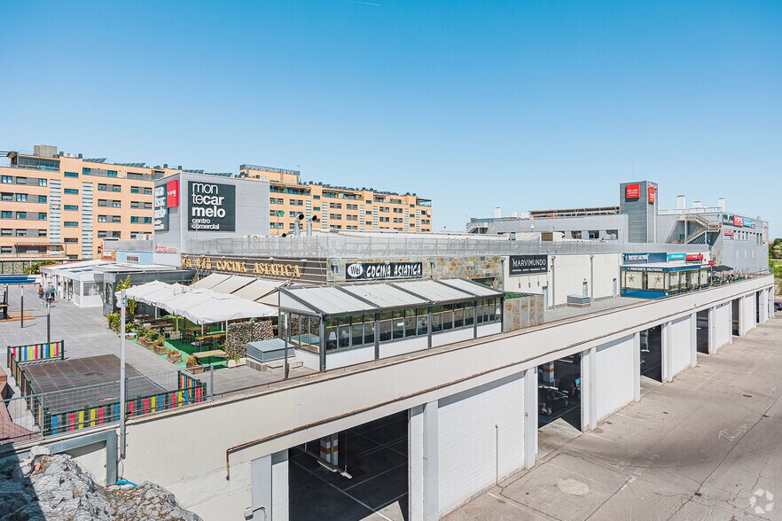 Calle Monasterio de Arlanza, 20, Madrid, Madrid à louer - Photo du bâtiment - Image 2 de 3