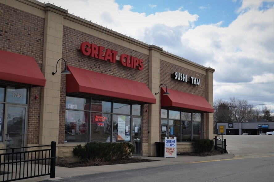 1742-1768 N Milwaukee Ave, Libertyville, IL for lease - Building Photo - Image 2 of 6