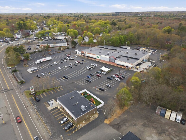 800 S Franklin St, Holbrook, MA à louer - Photo du bâtiment - Image 2 de 9