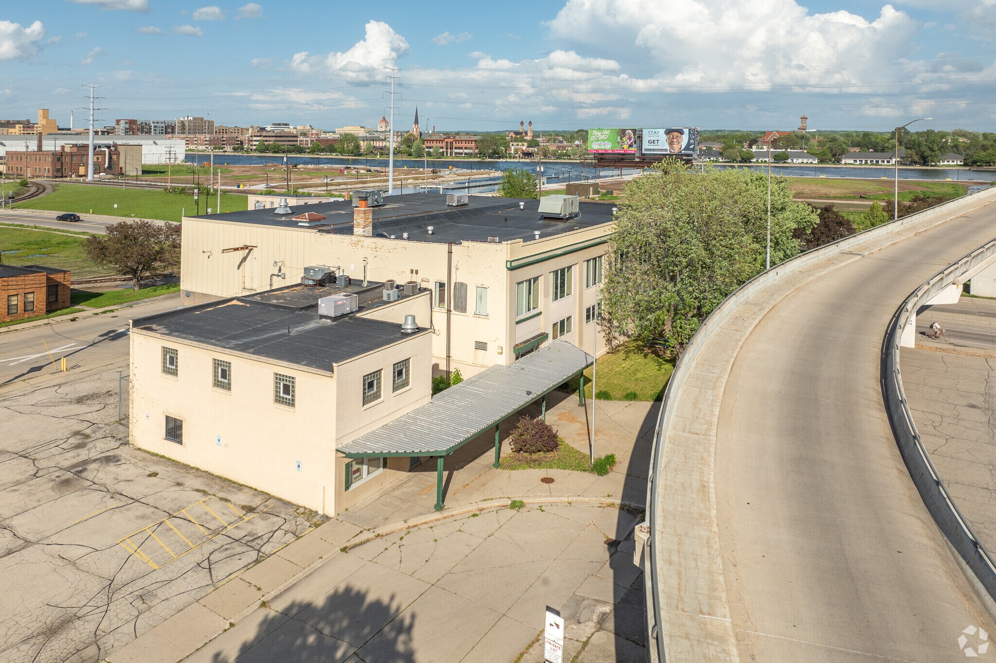 610 S Broadway St, Green Bay, WI à louer Aérien- Image 1 de 7