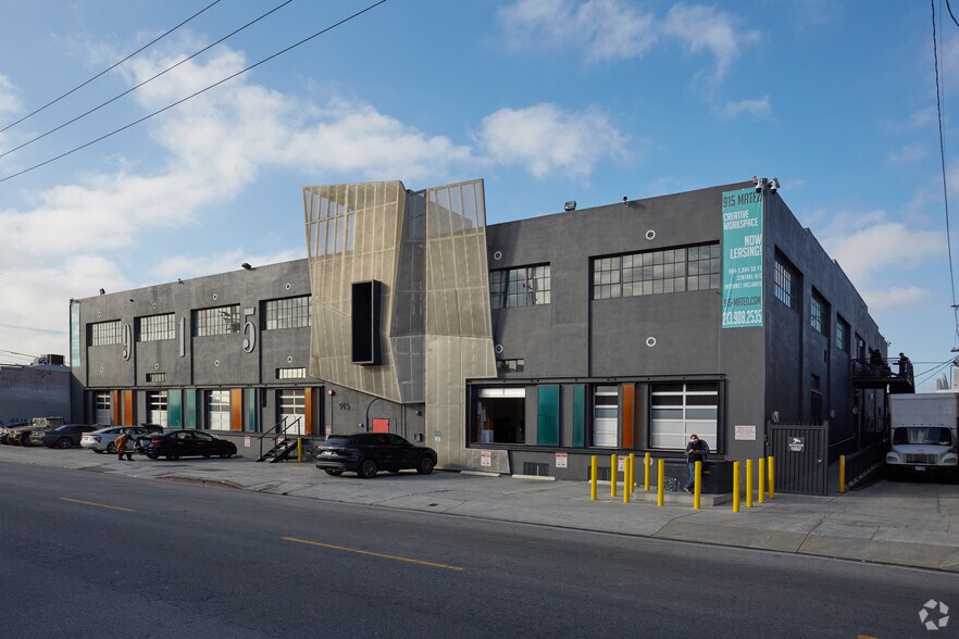 915 Mateo St, Los Angeles, CA à louer - Photo du bâtiment - Image 3 de 20