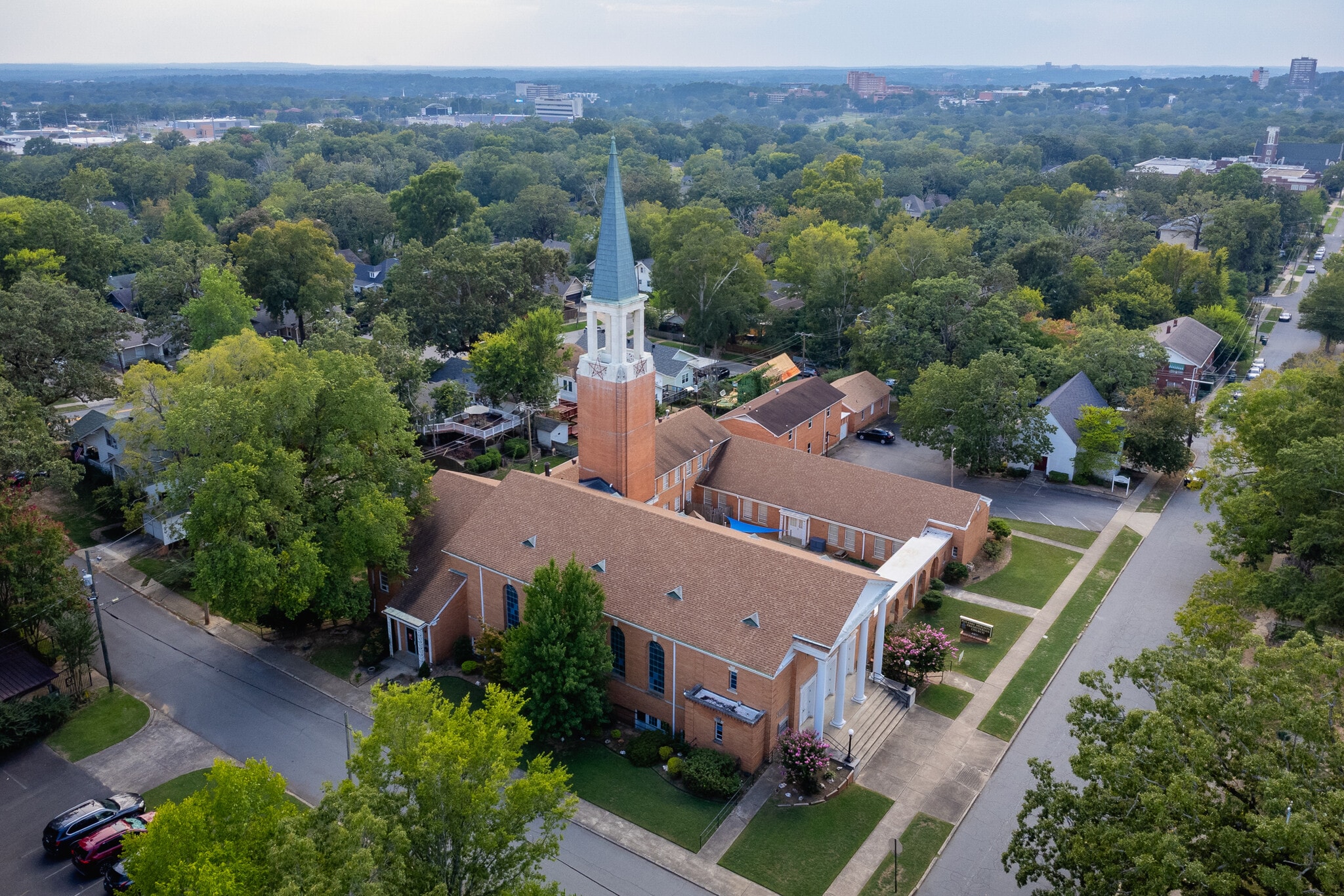 4401 Woodlawn Dr, Little Rock, AR for sale Primary Photo- Image 1 of 72