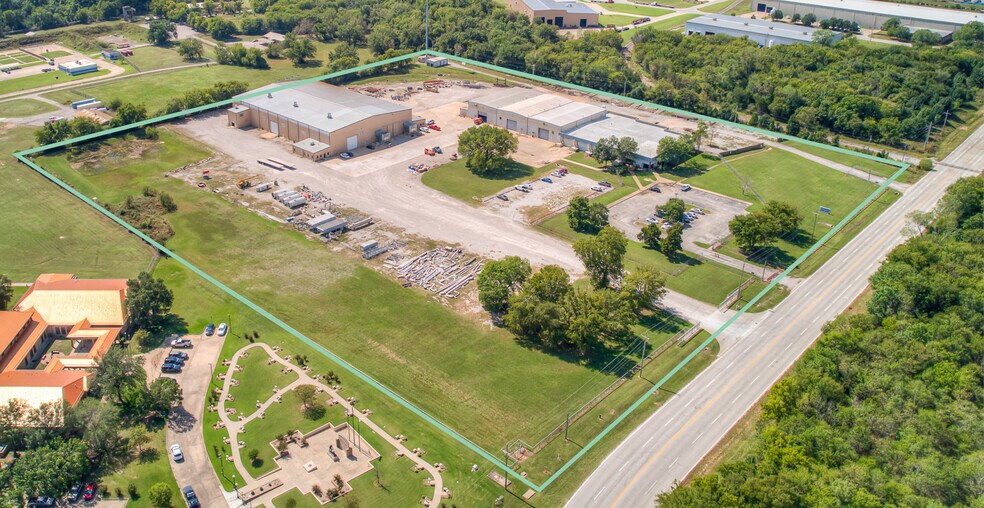 Crane Served Manufacturing Facility portefeuille de 2 propriétés à vendre sur LoopNet.ca - Photo du bâtiment - Image 2 de 14