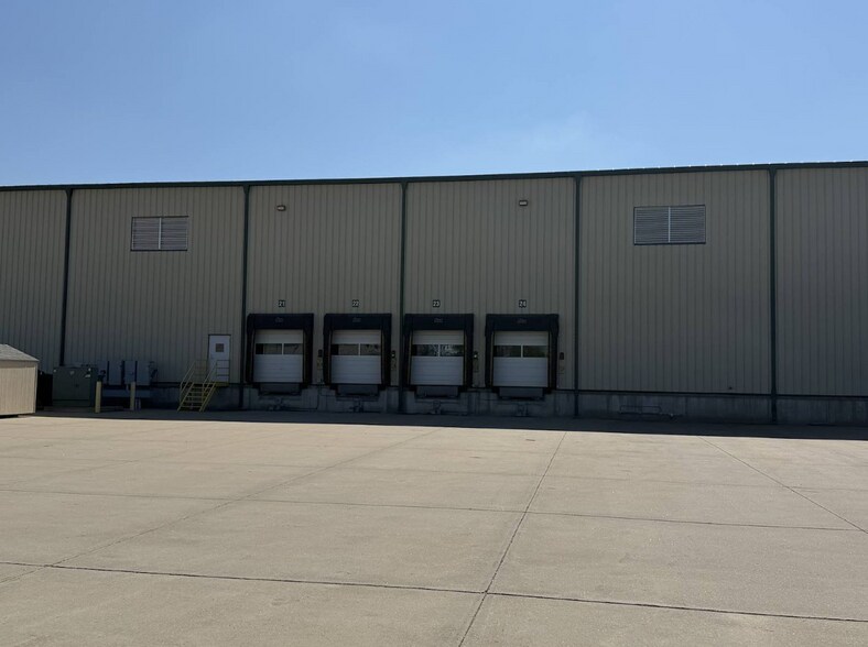 7200 N Air Capitol Dr, Park City, KS for lease - Building Photo - Image 2 of 2